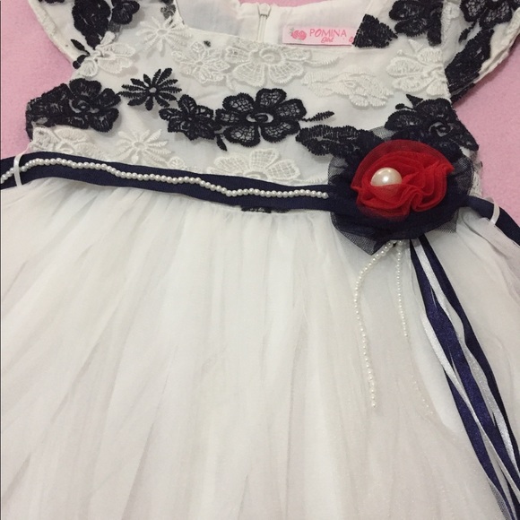 Frock size 4 - Picture 2 of 6